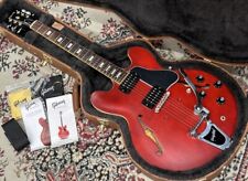 Usado, Guitarra elétrica Gibson Memphis ES-335 vermelha acetinada com Bigsby EUA 2018 semi oca modificada comprar usado  Enviando para Brazil