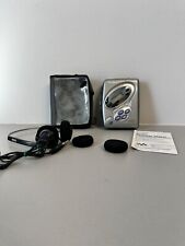 VINTAGE Sony Walkman Tape Player Com Rádio AM/FM com instruções de estojo -FRETE GRÁTIS, usado comprar usado  Enviando para Brazil