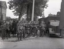 Orig. Negativ Foto 56.ID mit Bevölkerung Opel Blitz Lkw in VENLO Holland 1940 comprar usado  Enviando para Brazil