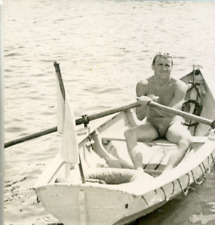 Foto de interesse gay menino bonito atleta muscular barco remo com remos, usado comprar usado  Enviando para Brazil