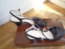 Chaussures sandales femme d'occasion  Paris VII