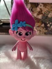 Usado, Figura de juguete Hasbro TROLLS Troll Girl esponjosa cabello rosa caliente piel rosa 2019 13  segunda mano  Embacar hacia Argentina