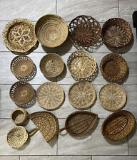 Lote de 17 cestas de hierba de mimbre/tejida de colección boho decoración de pared granja segunda mano  Embacar hacia Argentina