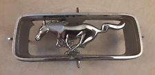Emblema de parrilla de pony Mustang 1967 vintage con corral # C7ZP-8A224-A segunda mano  Embacar hacia Argentina