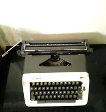 Machine écrire manuelle d'occasion  Laroque-d'Olmes