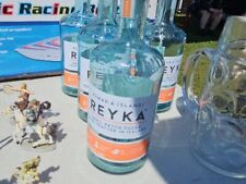 Reyka lote pequeño de vodka 750 ml botella vacía y corcho original artesanal islandesa segunda mano  Embacar hacia Argentina