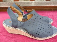 Clarks unstructured mid for sale  MINEHEAD