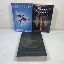 Lote de 3 libros de bolsillo de Suzanne Collins - Los Juegos del Hambre, Sinsajo, En Llamas segunda mano  Embacar hacia Argentina