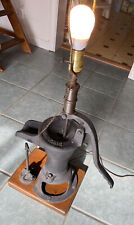 Lámpara de bomba manual de agua "DAVEY PUMP hecha en EE. UU." Vintage Negro Hierro Fundido 25 libras. segunda mano  Embacar hacia Mexico