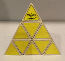 Rompecabezas tipo cubo Pyraminx by TOMY 1981 pirámide Rubix con estuche multicolor de colección segunda mano  Embacar hacia Argentina