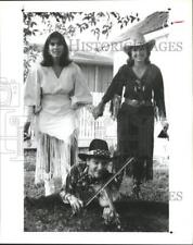 1990 Press Photo Members of the Cattle Baron's Ball, Houston - hca14574 comprar usado  Enviando para Brazil