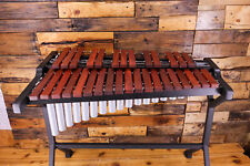 Barras de madera Padauk xilófono de 2-2/3 octavas Sound Percussion Labs con resonadores segunda mano  Embacar hacia Mexico