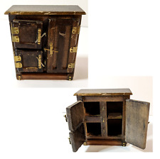 Vintage Miniatura Casa de Bonecas Concord Baú de Gelo, 3 Compartimentos, Madeira, Mini com Porta comprar usado  Enviando para Brazil