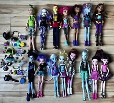 Lote de 15 muñecas colección de muñecas Monster High + accesorios varios segunda mano  Embacar hacia Argentina