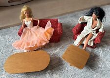Lote de bonecas Barbie vintage Mattel 1980 sofá cadeira mesa comprar usado  Enviando para Brazil