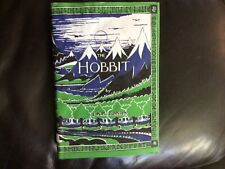 O Hobbit por J.R.R. Tolkien versão década de 1990 livro de capa dura com jaqueta de pó, usado comprar usado  Enviando para Brazil