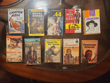 aproximadamente 180 westerns vintage PB dos anos 1940 aos anos 50 sua escolha compre mais e economize, usado comprar usado  Enviando para Brazil