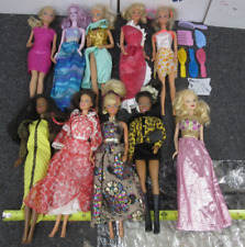 LOTE de 10 muñecas Barbie con trajes fashionista, hermosa ropa vestido de noche segunda mano  Embacar hacia Argentina