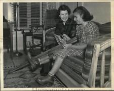 1937 Press Photo Trevo Kerrlost pernas em conversas de acidente com Char Litsky comprar usado  Enviando para Brazil
