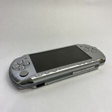 Consola Sony PSP-3001 plateada probada y funciona incluye tarjeta de memoria de 2 GB sin cargador segunda mano  Embacar hacia Argentina