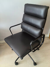 2001 Herman Miller Eames Soft Pad cadeira executiva em couro marrom escuro comprar usado  Enviando para Brazil