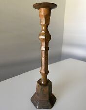 Usado, "Precioso soporte para velas de metal vintage de 14" de alto de bronce pátina cobre segunda mano  Embacar hacia Argentina