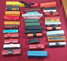 Lote de 32 carrinhos de trem Tyco escala HO, vagões-tanque, caboose, vagão de gado, vagão-caixa comprar usado  Enviando para Brazil