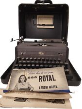Máquina de escrever antiga vintage Royal Arrow DeLuxe com manual e estojo rígido comprar usado  Enviando para Brazil