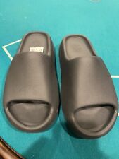 Yeezy Slides Onyx size 9 for sale  Shipping to South Africa