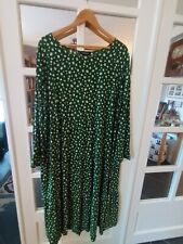 Robe verte fleurie d'occasion  Suresnes