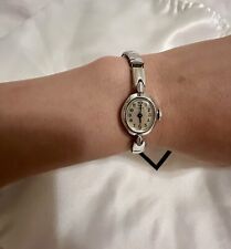 Relógio de pulso feminino vintage Timex tom prata fino feminino não testado, usado comprar usado  Enviando para Brazil