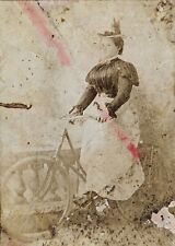 Tarjeta de gabinete Stollmack fotografía antigua de Brooklyn Nueva York para mujer montando bicicleta segunda mano  Embacar hacia Argentina