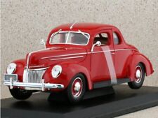 FORD Deluxe COUPE - 1939-RED-Maisto 1:18 usato  Spedire a Italy