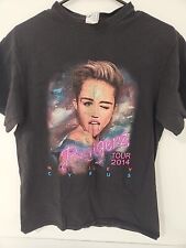 Camiseta Miley Cyrus 2014 BANGERZ Tour unissex P M preta dupla face concerto comprar usado  Enviando para Brazil