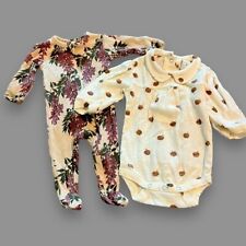 Kate Quinn Lot of TWO: Apple Print Top 3-6m, Floral sleeper Newborn Cotton, used for sale  Shipping to South Africa