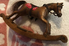 Cavalo de balanço vintage miniatura de madeira 3”x 4,50”/feito por artista comprar usado  Enviando para Brazil