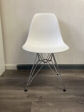 White eiffel chairs d'occasion  Expédié en Belgium