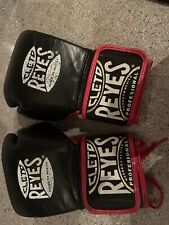 Reyes boxing gloves for sale  SWANLEY