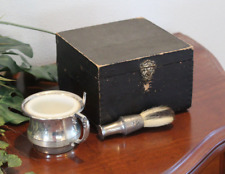 Kit de afeitado antiguo en caja de madera con taza y cepillo enchapados en plata - vidrio de leche segunda mano  Embacar hacia Argentina