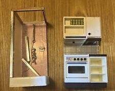 Móveis em miniatura para casa de bonecas Lundby armário de cozinha forno fogão/banheiro chuveiro comprar usado  Enviando para Brazil