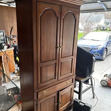 Cabinet armoire for sale  Lima