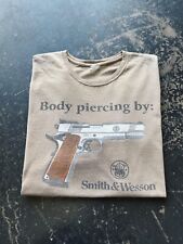 Usado, Smith & Wesson Body Piercings de Smith & Wesson 1911 Rara Camiseta de Promoción segunda mano  Embacar hacia Argentina