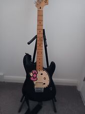 Guitarra eléctrica negra Hello kitty Squirer Fender  segunda mano  Embacar hacia Mexico