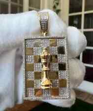Colgante rey de mesa de ajedrez moissanita corte redondo de 2 quilates enchapado en plata en oro amarillo 14 K segunda mano  Embacar hacia Argentina