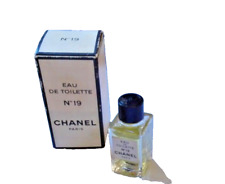 Chanel boîte miniature d'occasion  Plaimpied-Givaudins
