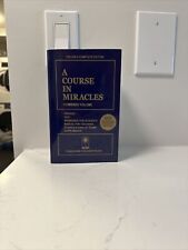 A Course in Miracles (Volume Combinado; Terceira Edição Completa: Prefácio, T - BOM comprar usado  Enviando para Brazil
