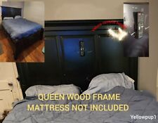 Wood qeen bed for sale  Chicago