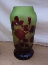 Joli vase motifs d'occasion  Vernet-les-Bains