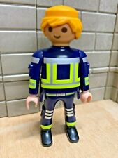 Playmobil personnage policier d'occasion  Saint-Loup-Géanges