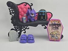 Lote de Acessórios Monster High Sofá/Cadeira, Cleo, Sapatos, Boneca + Diversos comprar usado  Enviando para Brazil